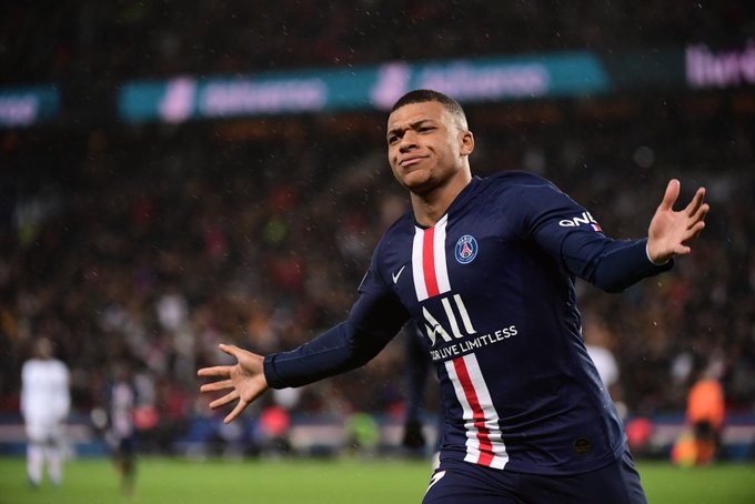 Mbappé sinh ngày 20/12/ 1998 tại Pháp